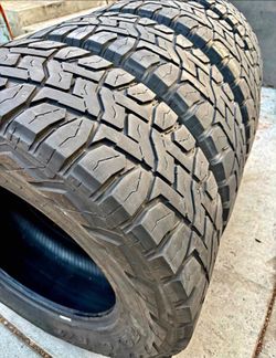 37x12.50/18 toyo 📍📍 Vendo un set de llantas con 80% de vida las 4 📍🌟