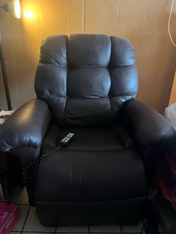 Power lift recliner