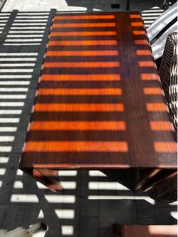 Solid Wood Expandable Dining table
