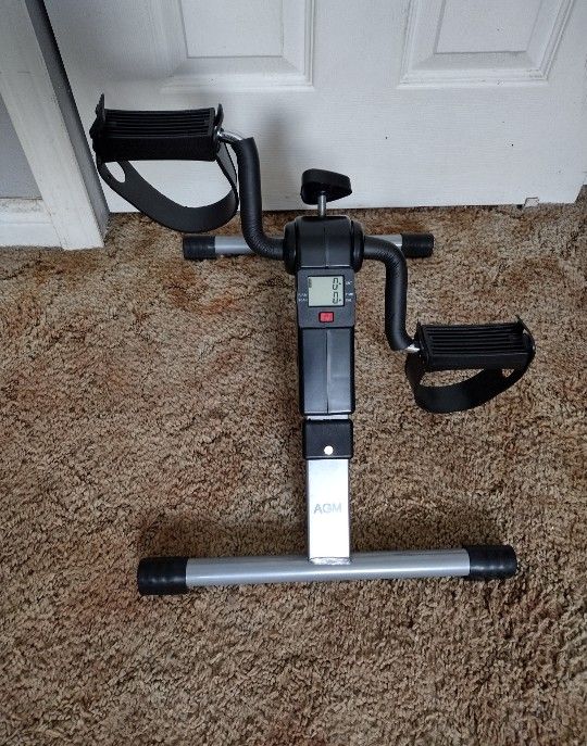 Leg Exercises Machine In Good Condition $50 Pick Up Only No Holds