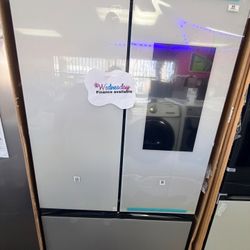 REFRIGERATOR 