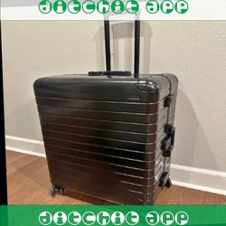 candidate rise Travel Fashionably with Suitcases in All Sizes and Color Varieties