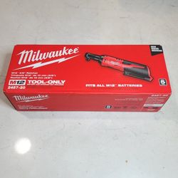 Milwaukee
M12 12V Lithium-Ion Cordless 3/8 in. Ratchet (Tool-Only)