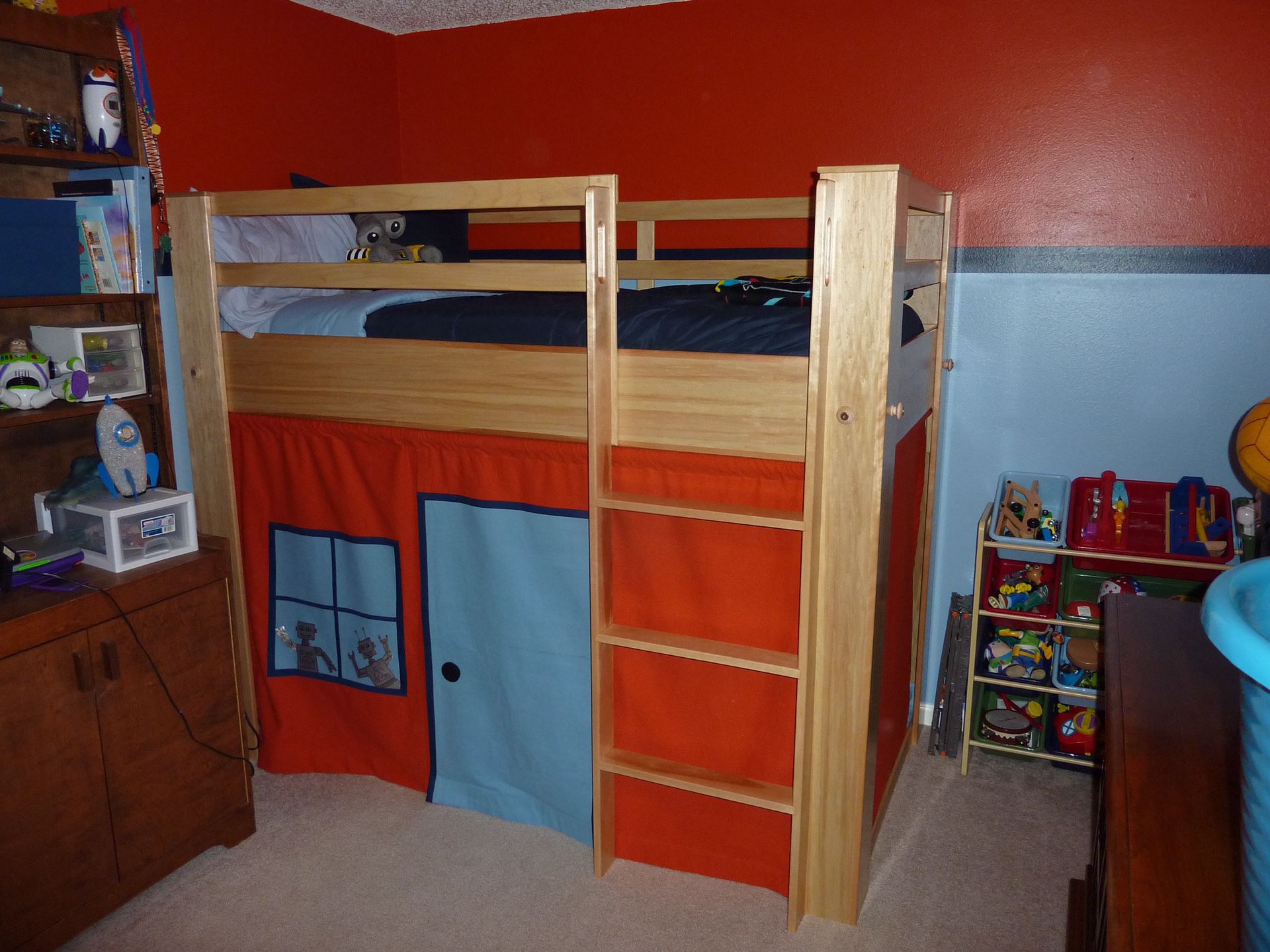 Bunk bed for kids with robot workshop curtains