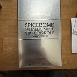 Victor & Rolf SPICEBOMB Metallic Musk Eau de Parfum