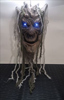 Animated Talking Light Up Creepy Tree Man Face