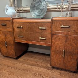 Dining Room Set - Buffet, Table, Chairs, Leaves