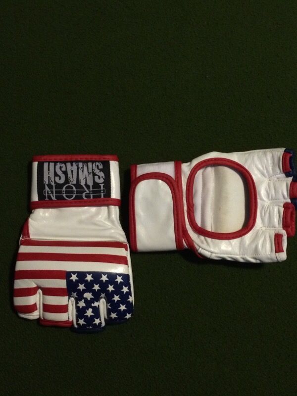 Iron smash mma glove