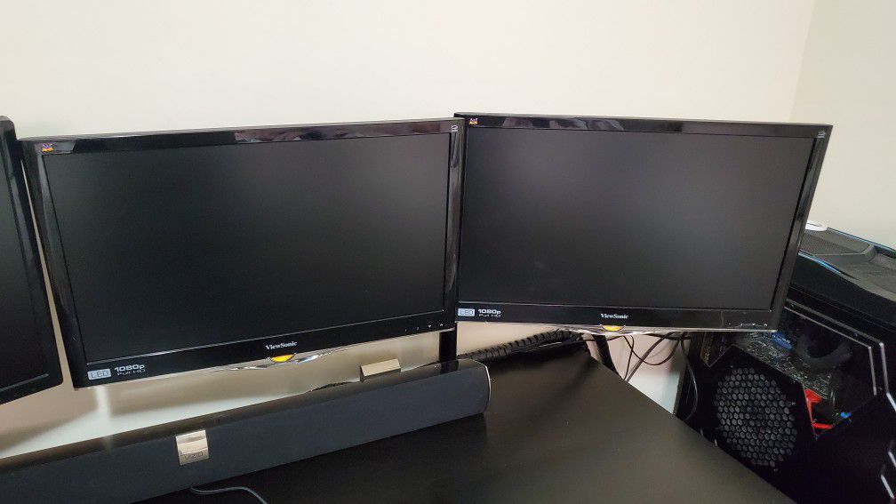 2 Viewsonic 22 inch monitors with dual arm stand