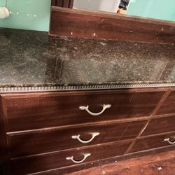 Dresser With Mirror