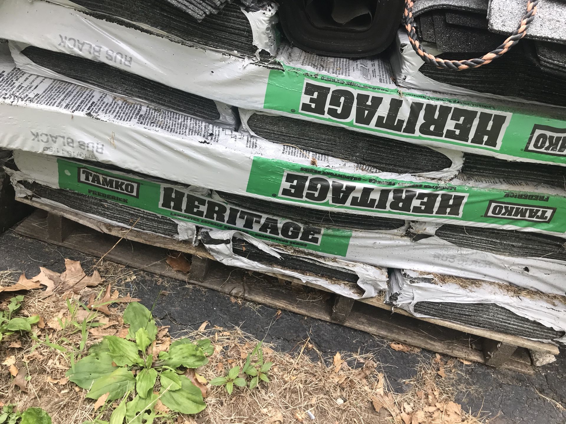 Tamko Heritage Architectural Shingles (Black) 6 LEFT!