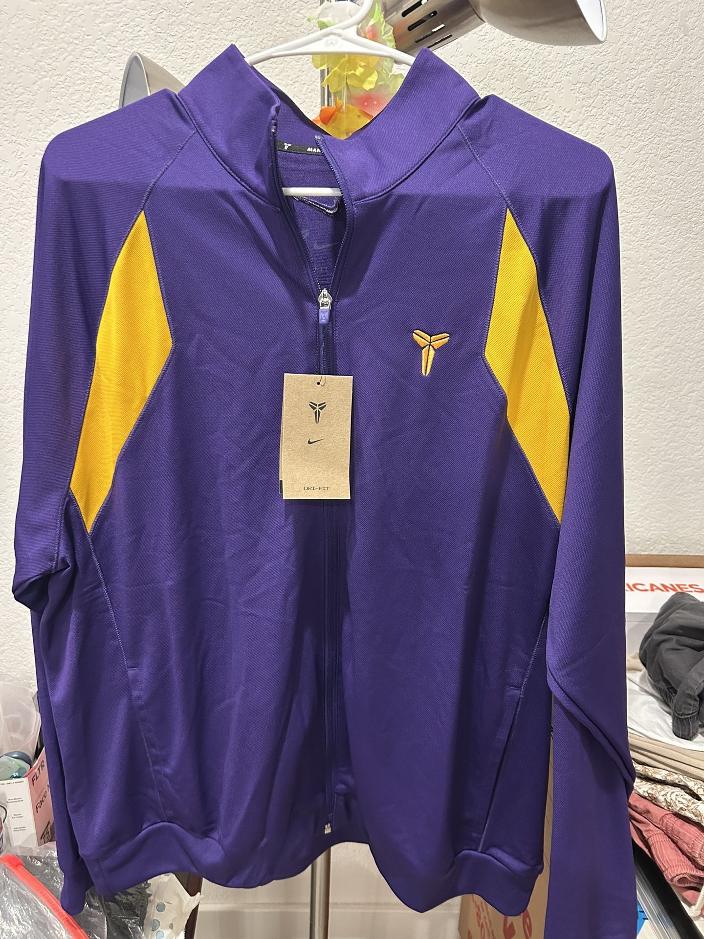 Kobe Track Jacket sz Large New with tag
