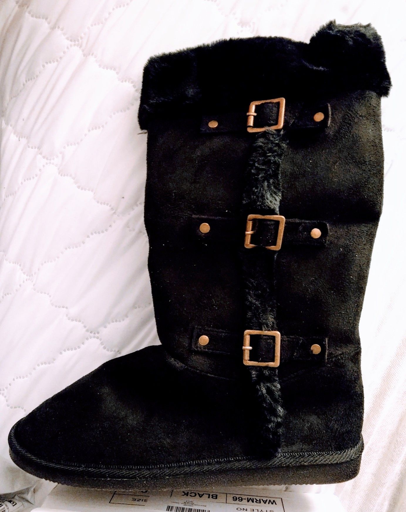 Triple buckle Furry boot