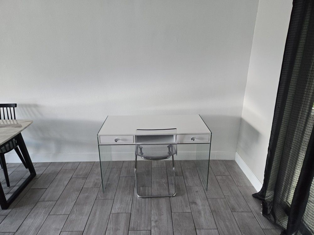 Writing Desk with Glass Sides Glossy White NO CHAIR