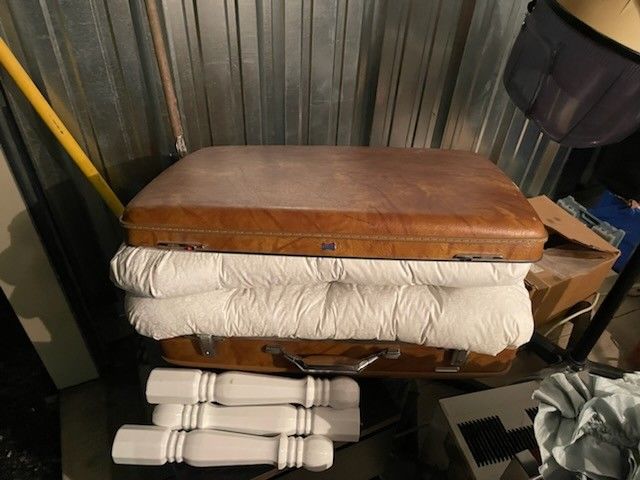 Suitcase chair