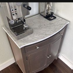 Cabinet With Shelf