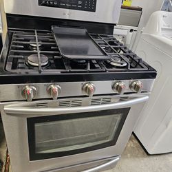 Stove Gas Stainless Steel 5 Burner Oven Convention Self Clean Work Great Have Warranty Available 