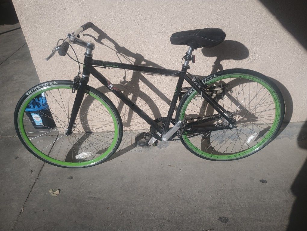 Excellent bike for exercise or ride r26