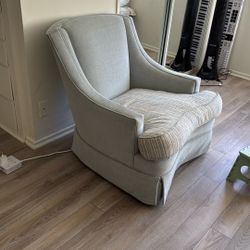 **Luxury Vintage Armchair