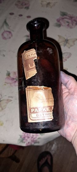 Antique Pharmacy Glass Bottle 4 in Amber