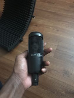 Studio equipment (chords included)