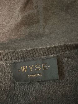 Wyse grey sweater with heats