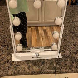 Make up mirror with lights to settings