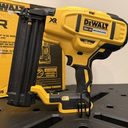 DEWALT 20V 18-Gauge Brad Nailer (Tool Only) DCN680