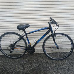 Men's 700c Nishiki Manitoba Hybrid Bike 