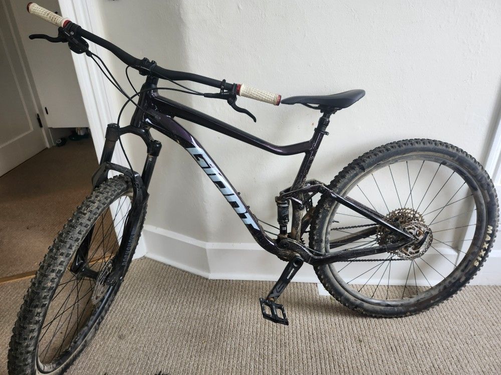 Giant 29er. Large Full Suspension