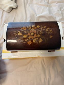 Music/Jewelry Box