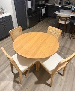 Round Wood Dining Table