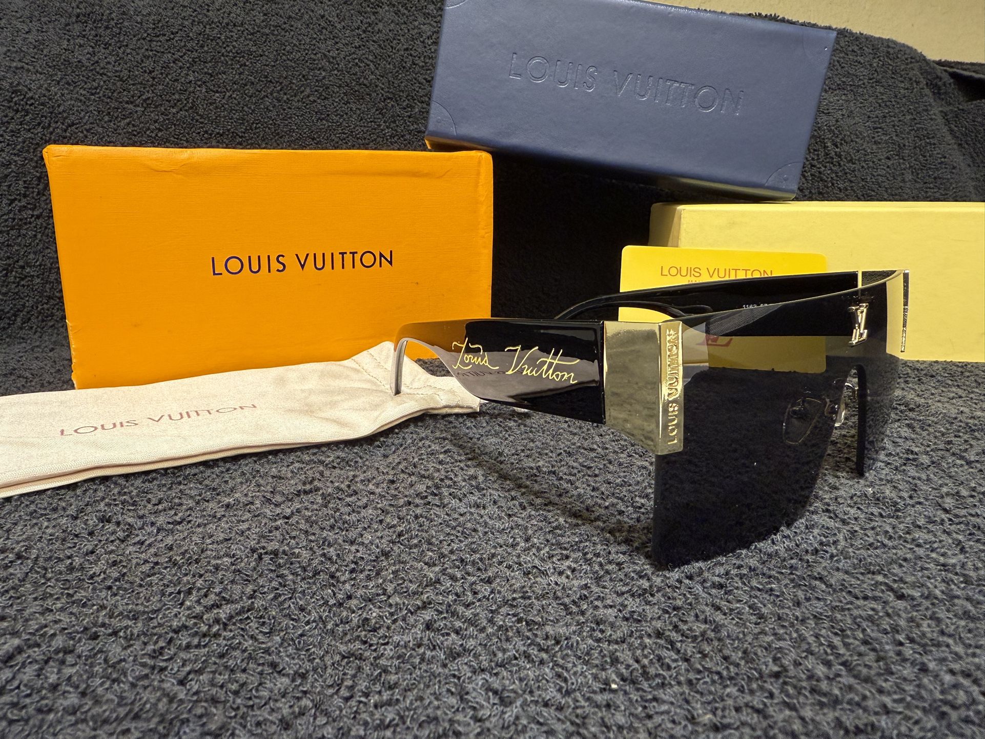 Pre-Owned Louis Vuitton Sunglasses