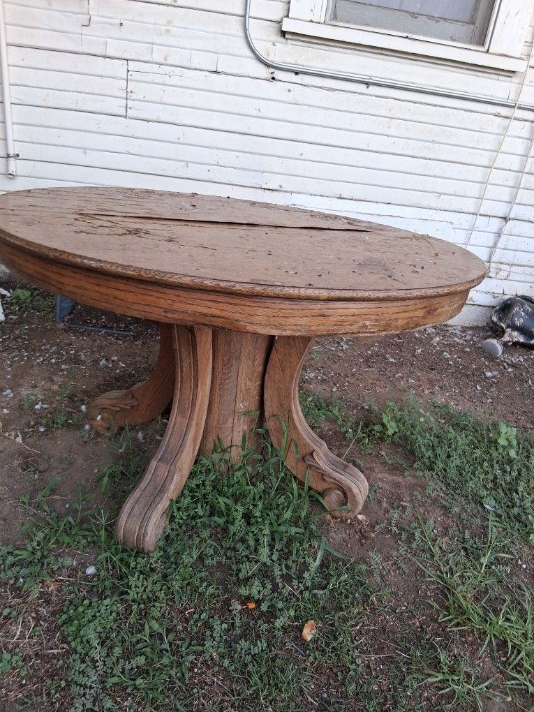 Table FREE Round Table With Wheels For Patio Or Garage