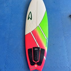 5’6 Surfboard 