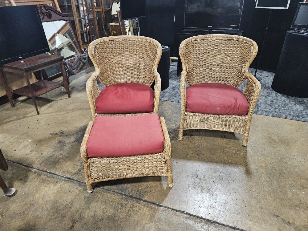 Sea Pines Wicker/Rattan Lounge Chairs & Ottoman 