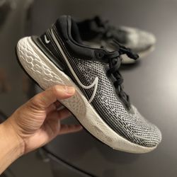 Nike ZoomX Invincible Run 9.5M