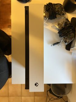 XBOX ONE S - 1TB SSD