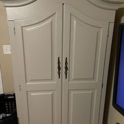 6ft Armoire 