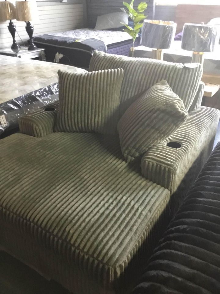 OVERSIZED CHAISE LOUNGE CHAIRS 🪑 🪑🪑🪑🪑30%~70%OFF💲💲💲💲