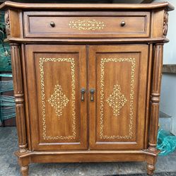 Entry Table / Console 