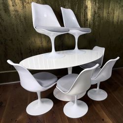 ICONIC MID CENTURY MODERN SEVEN PIECE DINING SET AFTER EERO SAARINEN