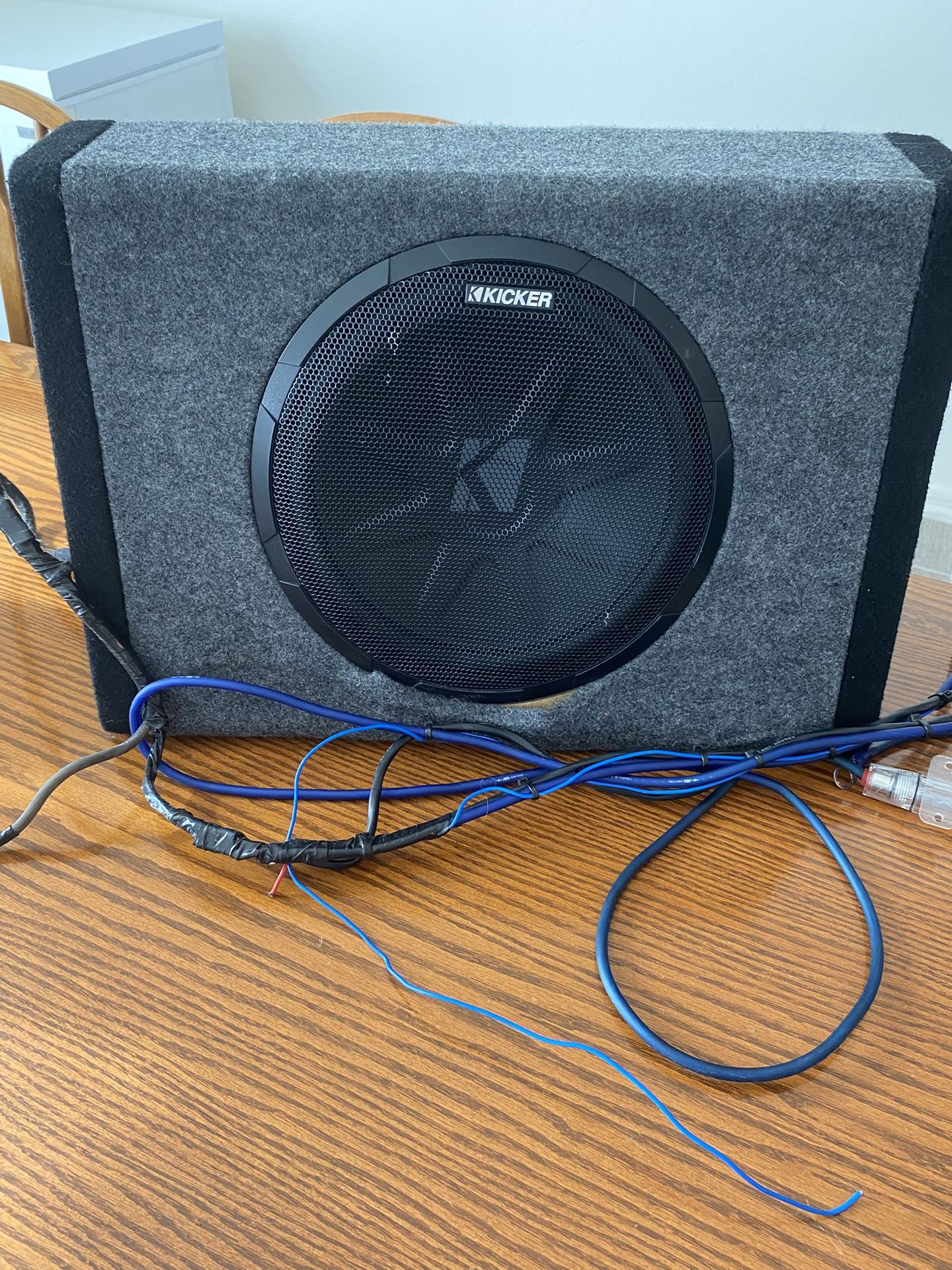 Kicker 10’ Sub Woofer With Built In Amplifier