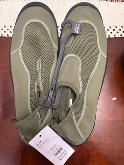 Men water shoes (size 13/14)