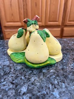 Ceramic Vintage ceramic Pear Salt and Pepper Shakers with 2 other Pears on a tree tray.  Preowned some minor pair wear due to age.