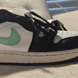 Nike Air Jordan 1 Low Green Glow