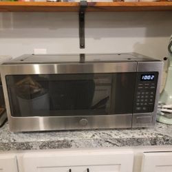 NEW GE Microwave