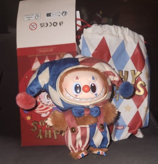Labubu Juggling Clown