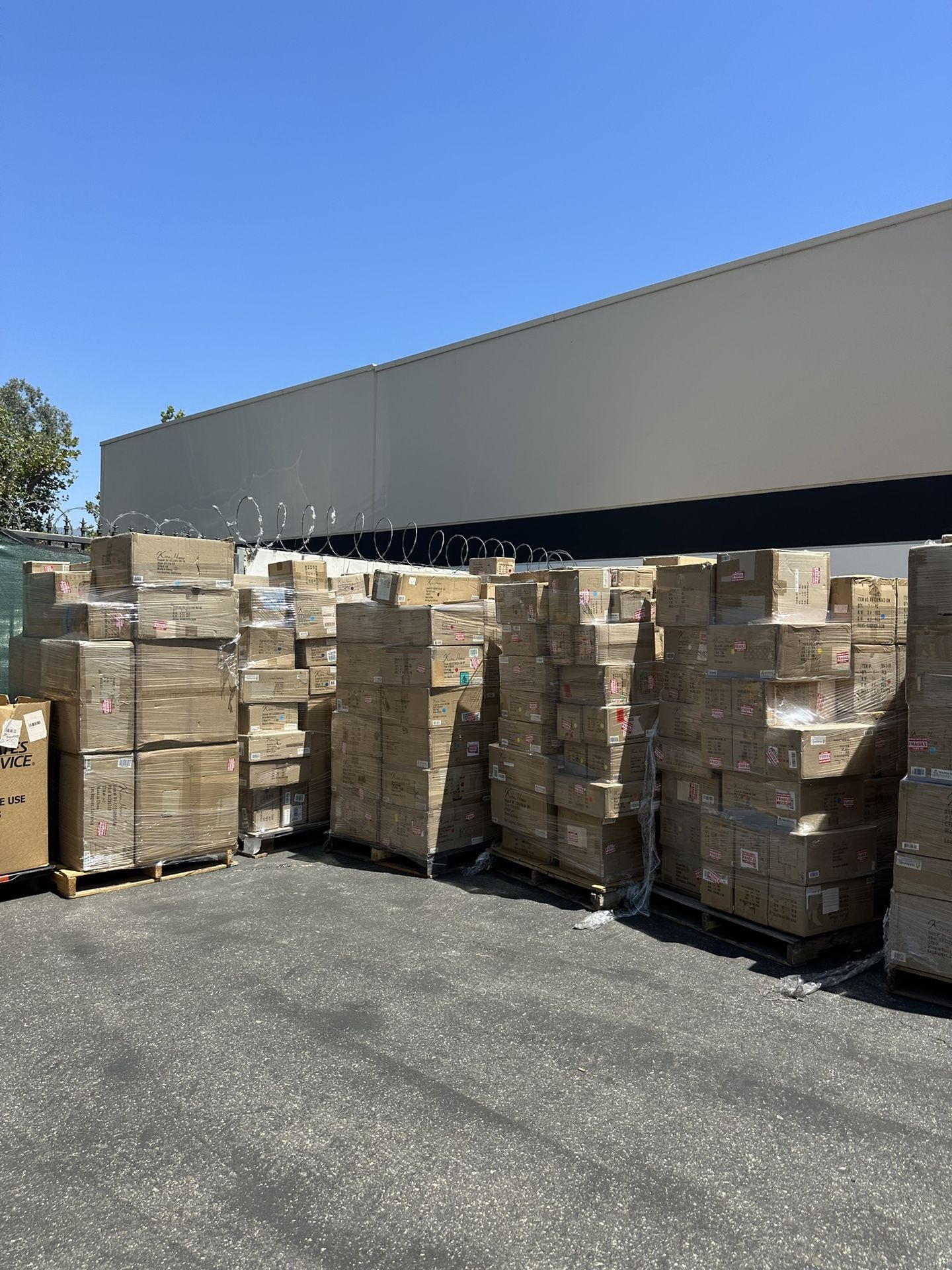 Mixed Lighting Pallets.
