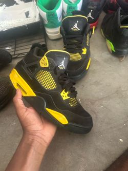 Yellow thunder 4s size 7